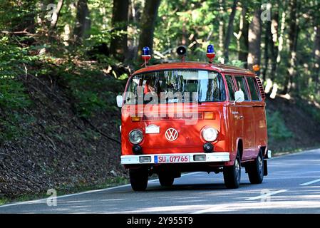 Altenkirchen Themenfoto : Automobil, Oldtimer, Veteranen, Klassiker, Raritaeten, Deutschland, Rhénanie-Palatinat, Altenkirchen, MSc Altenkirchen, 44. ADAC Raiffeisen-Veteranenfahrt, 05.10.2024 Volkswagen bus T2B BJ. 1975 Themenfoto : Automobil, Oldtimer, Veteranen, Klassiker, Raritaeten, Deutschland, Rhénanie-Palatinat, Altenkirchen, MSc Altenkirchen, 44. ADAC Raiffeisen-Veteranenfahrt, 05.10.2024 *** Altenkirchen thème photo Automobil, Oldtimer, Veteranen, Klassiker, Raritaeten, Deutschland, Rheinland Pfalz, Altenkirchen, MSc Altenkirchen, 44 ADAC Raiffeisen Veteranenfahrt, 05 10 2024 Volkswagen bus Banque D'Images