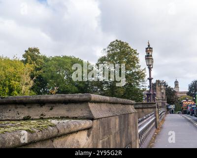 Pont ancien et historique sur la rivière Ouse Banque D'Images