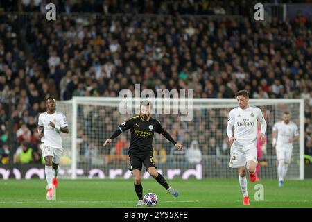 MADRID, ESPAGNE - février 26:Bernardo Silva de Manchester City contrôle le ballon lors du match de l'UEFA Champions League 19/20 entre le Real Madrid et ma Banque D'Images