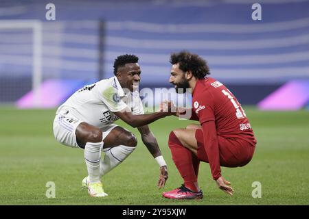 MADRID, ESPAGNE - 15 mars : Vinicius Jr du Real Madrid et Mohamed Salah de Liverpool lors du match de Leage 22/23 de l'UEFA Champions entre le Real Madrid et Banque D'Images