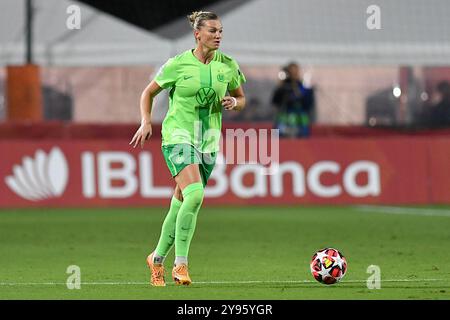 Roma, Latium. 08 octobre 2024. Marina Hegering de Wolfsburg lors du match de Ligue des Champions de WomenÕs entre Roma Women contre Wolfsburg Women au stade Tre Fontane à Rome, Italie, le 08 octobre 2024. Crédit : massimo insabato/Alamy Live News Banque D'Images