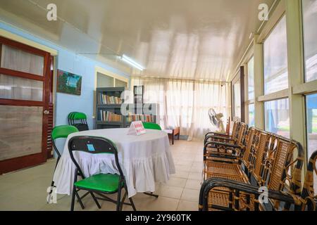 Sunporch utilisé pour manger, dormir, repasser. Dans la maison de cendres du leader communiste Kayson Phomvihane. À Vientiane, Laos. Banque D'Images