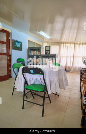 Sunporch utilisé pour manger, dormir, repasser. Dans la maison de cendres du leader communiste Kayson Phomvihane. À Vientiane, Laos. Banque D'Images