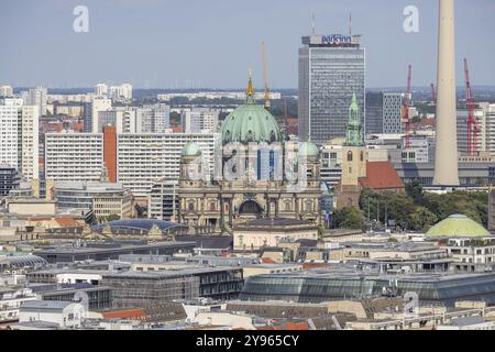 Cathédrale de Berlin, bâtiments préfabriqués à Berlin-est. Vue depuis le point panoramique Kollhoff-Tower à Potsdamer Platz, vue sur la ville. Berlin, Allemagne, Banque D'Images