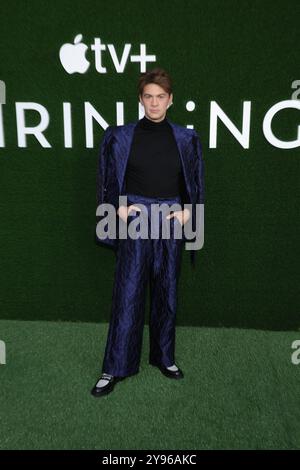 Los Angeles CA. 8 octobre 2024. Devin Kawaoka arrive à la première saison 2 de la série Apple TV « Stracking » le 8 octobre 2024 crédit : Faye Sadou/Media Punch/Alamy Live News Banque D'Images