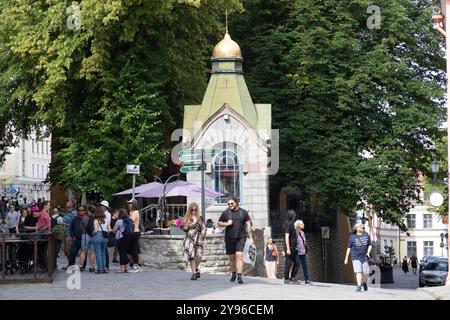 Une vue sur la rue dans la vieille ville de Tallinn Banque D'Images