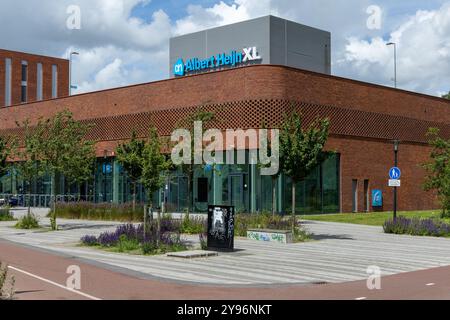 Zaandam, pays-Bas. 9 juin 2024. Albert Heijn XL supermarché extra large, la plus grande chaîne de supermarchés des pays-Bas Banque D'Images