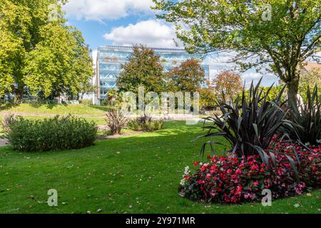 Forbury Gardens Park dans le centre de la ville de Reading, Berkshire, Angleterre, Royaume-Uni, à l'automne octobre Banque D'Images