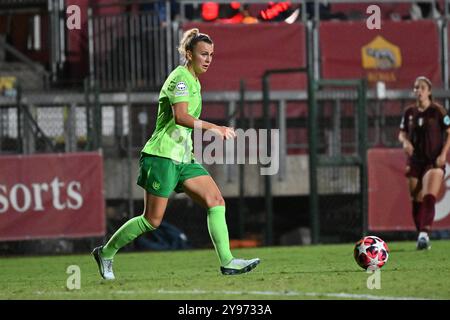 Roma, Italie. 08 octobre 2024. Lena Lattwein lors du match de football féminin de la Ligue des Champions 2024-2025 entre l'A.S. Roma et le VfL Wolfsburg au stade Three Fountains, Italie (Felice de Martino/SPP) crédit : SPP Sport Press photo. /Alamy Live News Banque D'Images