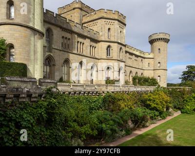 Extérieur du château d'Eastnor, un château fictif du 19ème siècle, Ledbury , Herefordshire, Royaume-Uni Banque D'Images