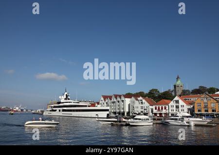 Le superyacht 'Lady S' amarré dans le port de Stavanger, en Norvège. Banque D'Images