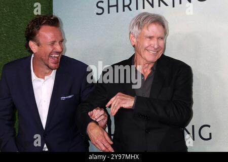 Octobre 8, 2024, CA, USA : LOS ANGELES - OCT 8 : Jason Segel, Harrison Ford à la première de la saison 2 au Pacific Design Center le 8 octobre 2024 à , CA (crédit image : © Kay Blake/ZUMA Press Wire) USAGE ÉDITORIAL SEULEMENT! Non destiné à UN USAGE commercial ! Banque D'Images