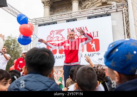Milan, Italie. 09 octobre 2024. Un campione per amico in Piazza Sempione evento sportivo con sindaco Giuseppe Sala (Carlo Cozzoli crédit : LaPresse/Alamy Live News Banque D'Images