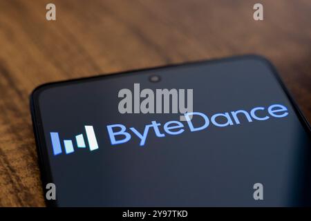 2 septembre 2024, Paraguay. Dans cette illustration photo, le logo ByteDance est affiché sur l'écran d'un smartphone Banque D'Images