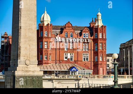 Hôtel Metropole et cénotaphe, Blackpool, Royaume-Uni Banque D'Images