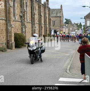 Le départ de la course cycliste de Mantilly, Mantilly, Normandie, France à l'automne 2024. Banque D'Images