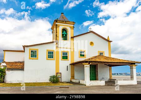 Ancienne église notre-Dame du Mont Serrat construite à la fin du XVIe siècle à la pointe de Humaitá à Salvador, Bahia Banque D'Images