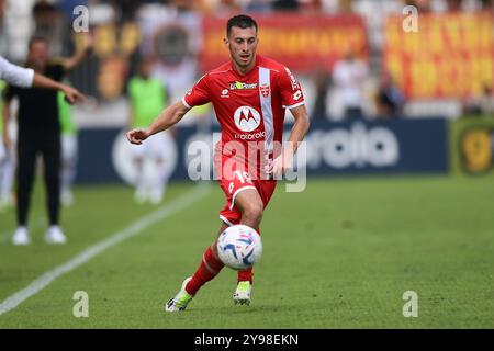 Monza, Italie. 17 septembre 2023. Foto Claudio Grassi/LaPresse 17 Settembre 2023 - Monza, Italia - sport, calcio - Monza vs Lecce - Campionato Italiano di calcio Serie A TIM 2023/2024 - U-Power Stadium. Nella foto : Samuele Birindelli (AC Monza) septembre 17, 2023 - Monza, Italie - sport, soccer - AC Monza vs US Lecce - Italian Serie A TIM Football Championship 2023/2024 - U-Power Stadium. Sur la photo : Samuele Birindelli (AC Monza) crédit : LaPresse/Alamy Live News Banque D'Images