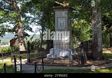 Tombe du légendaire explorateur américain et pionnier Daniel Boone dans le cimetière de Frankfort à Frankfort, Kentucky. Banque D'Images