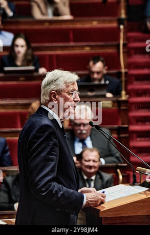 Antonin Burat / le Pictorium - Motion de censure contre le premier ministre Michel Barnier à l'Assemblée nationale, le 8 octobre 2024. - 08/10/2024 - France / Paris - le premier ministre Michel Barnier réagit à la motion de censure déposée par la gauche, lors d'un débat à l'Assemblée nationale le 8 octobre 2024. Banque D'Images