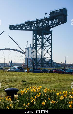 La grue Finnieston, achevée en 1932, est la dernière grue géante à cantilever construite sur la rivière Clyde, Glasgow, Écosse Banque D'Images