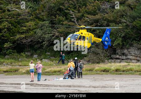 Un hélicoptère d'ambulance aérienne du Nord-Ouest, Arnside, Milnthorpe, Cumbria, Royaume-Uni Banque D'Images