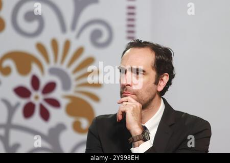 Mexico, Mexique. 09 octobre 2024. Andres Lajous Loaeza, directeur de l'Agence de réglementation des transports ferroviaires, s'exprimant lors d'une conférence d'information, où il a parlé des réformes énergétiques, au Palais National. Le 9 octobre 2024 à Mexico, Mexique. (Photo de Carlos Santiago/ crédit : Eyepix Group/Alamy Live News Banque D'Images