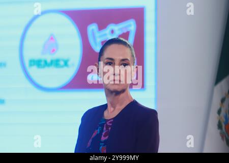 Mexico, Mexique. 09 octobre 2024. Claudia Sheinbaum Pardo, Présidente du Mexique, s'exprimant lors d'une conférence d'information, où a parlé des réformes énergétiques, au Palais National. Le 9 octobre 2024 à Mexico, Mexique. (Photo de Carlos Santiago/Eyepix Group/SIPA USA) crédit : SIPA USA/Alamy Live News Banque D'Images