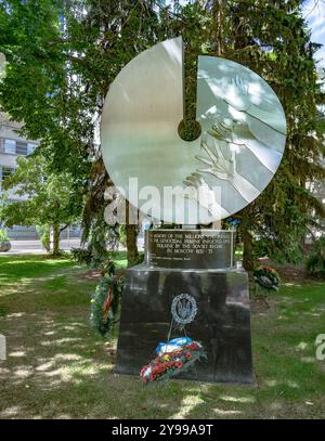 Edmonton, Canada, 24 août 2014 : monument public à l'Holodomor érigé en 1983 à l'extérieur de l'hôtel de ville d'Edmonton Banque D'Images