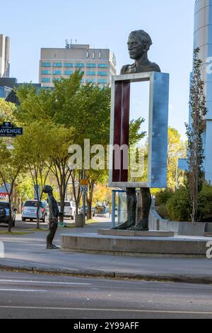 Edmonton, Canada, 5 octobre 2024 : statue de l'InScope créée par Dam de Nogales pour promouvoir l'imagination et l'apprentissage sur le campus de l'Université de l'Alberta North Banque D'Images