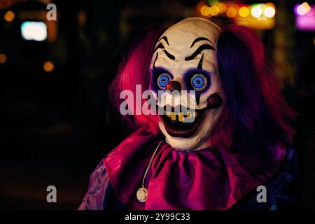 Figure d'un clown effrayant sur toile Halloween à Lloret de Mar, Espagne Banque D'Images