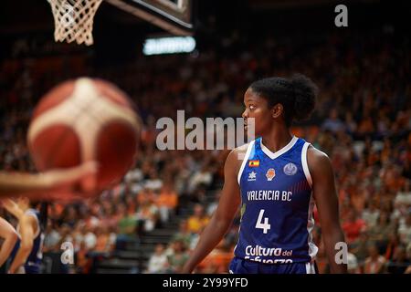 Nadia Fingall de Valence basket lors de la saison régulière Euroleague féminine Round 1 à Pabellon Fuente de San Luis (Valence ). Score final : Valencia Banque D'Images