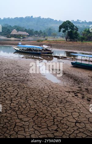 Dry Laguna de Los Milagros à Tingo Maria, Huánuco, Pérou, Amazonie péruvienne. Banque D'Images