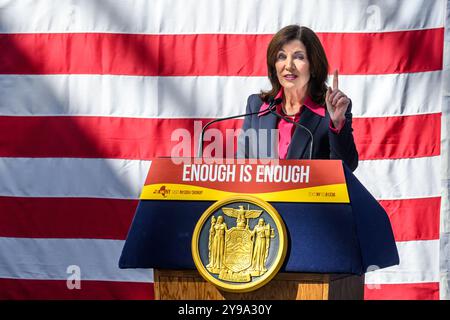 New York, États-Unis. 9 octobre 2024. La gouverneure de New York, Kathy Hochul, annonce une réduction majeure de la violence armée et signe des lois plus restrictives sur les armes à feu. Crédit : Alamy Live News/Enrique Shore crédit : Enrique Shore/Alamy Live News Banque D'Images