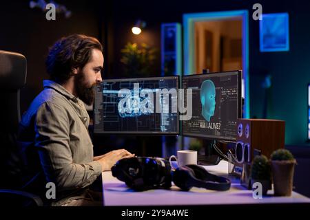 IA sensible interagissant avec le programmeur, posant des questions existentielles après avoir modifié son propre code source. Intelligence artificielle consciente devenant vivante après s'être reprogrammée, avoir parlé avec l'homme Banque D'Images