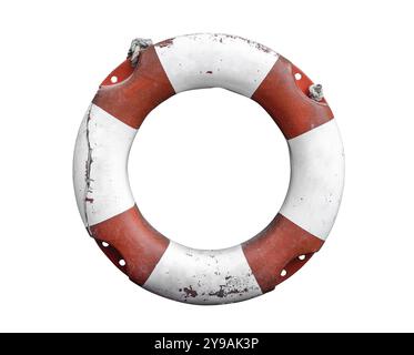 Isolé grungy Lifebuoy ou Life Preserver avec corde sur fond blanc Banque D'Images