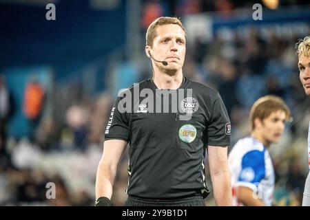 Odense, Danemark. 04 octobre 2024. L'arbitre Jacob Rasmussen vu lors du match NordicBet Liga entre Odense BK et HB Koge au parc d'énergie naturel à Odense. Banque D'Images