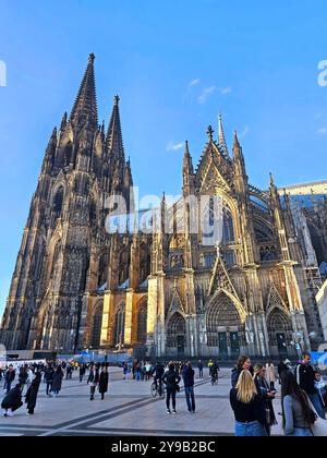 Koeln Themenfoto. Stadt, Deutschland, Nordrhein-Westfalen, Koeln, 05.10.2024 Der Koelner Dom Themenfoto. Stadt, Deutschland, Nordrhein-Westfalen, Koeln, 05.10.2024 *** Cologne thème photo ville, Allemagne, Rhénanie du Nord-Westphalie, Cologne, 05 10 2024 Cologne thème Cathédrale photo ville, Allemagne, Rhénanie du Nord-Westphalie, Cologne, 05 10 2024 Copyright : xAugstx/xEibner-Pressefotox EP jat Banque D'Images