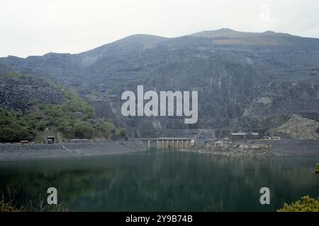 Photo du dossier datée du 09/05/84 d'une vue générale de la centrale électrique de Dinorwig près de Llanberis dans le parc national de Snowdonia. La Grande-Bretagne pourrait se procurer une bande de soi-disant «batteries à eau» géantes dans les années à venir, dans le cadre d'un nouveau programme visant à stimuler les investissements dans le stockage d'énergie propre. Date d'émission : jeudi 10 octobre 2024. Banque D'Images