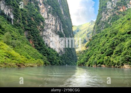L'allée de la rivière Nho que. Une rivière célèbre située à Ha Giang Vietnam est vert jade. NHO que River dans la commune de Giang Chu Phin, Meo Vac District, H Banque D'Images
