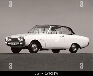 Ford Taunus 17M P3 (1960-64) - publicité de voiture de presse vintage Banque D'Images