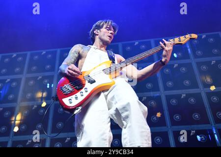 ROYAUME-UNI. 09 octobre 2024. LONDRES, ANGLETERRE - 09 OCTOBRE : Dougie Poynter de McFly se produisant à O2 Arena, Greenwich le 09 octobre 2024 à Londres, Angleterre. CAP/Mar © Mar/Capital Pictures crédit : Capital Pictures/Alamy Live News Banque D'Images