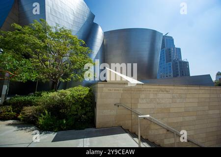 LOS ANGELES - août 2024 : Walt Disney concert Hall à Los Angeles, Californie. Il a été conçu par Frank Gehry et ouvert le 24 octobre 2003 Banque D'Images