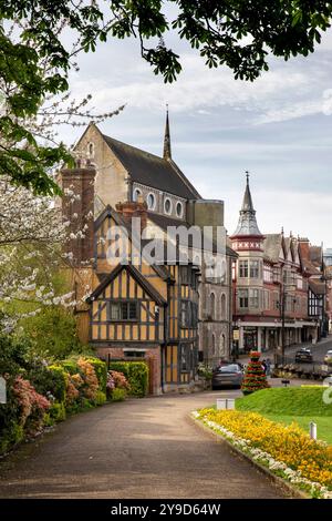 Royaume-Uni, Angleterre, Shropshire, Shrewsbury, Castle Gates House et Castle Street Banque D'Images