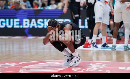 Wuerzbourg, Allemagne. 08 octobre 2024. IM Bild : Bazoumana Kone (paniers de Wuerzburg, 2), Verwunderung 08.10.2024, FIT/One paniers de Wuerzburg v. KK Igokea, Ligue des champions de basket-ball, 2. Spieltag, Deutschland, Wuerzburg, tectake-Arena, crédit : dpa/Alamy Live News Banque D'Images