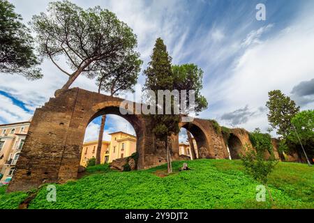 L'aqueduc de Nero est une branche secondaire de l'aqueduc de l'Aqua Claudia - Rome, Italie Banque D'Images