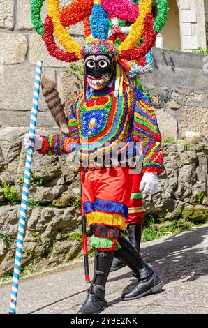 Le masque traditionnel du carnaval à Viana do Bolo sont les Boteiros. Entroido dans la province d'Ourense. Galice, Espagne Banque D'Images