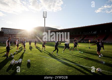 Zenica, Bosnie-Herzégovine. 10 octobre 2024. Football, équipe nationale, avant le match de la Ligue des Nations en Bosnie-Herzégovine, stade Bilino Polje, conférence de presse Allemagne, les joueurs s'entraînent. Crédit : Christian Charisius/dpa/Alamy Live News Banque D'Images