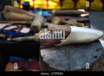 matériel de travail de cordonnier antique fait à la main Banque D'Images