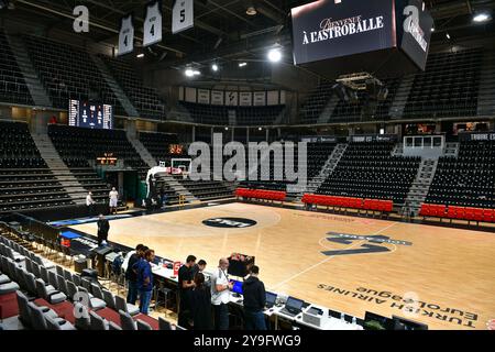 Villeurbanne, France. 10 octobre 2024. Vue générale du site de l'Astroballe lors du match de basket-ball de Turkish Airlines EuroLeague entre LDLC ASVEL et Virtus Segafredo Bologne le 10 octobre 2024 à l'Astroballe à Villeurbanne, France - photo Cyril lestage/DPPI crédit : DPPI Media/Alamy Live News Banque D'Images